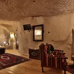 Traveller's Cave Hotel