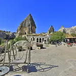 Hotel Traveller's Cave 3*