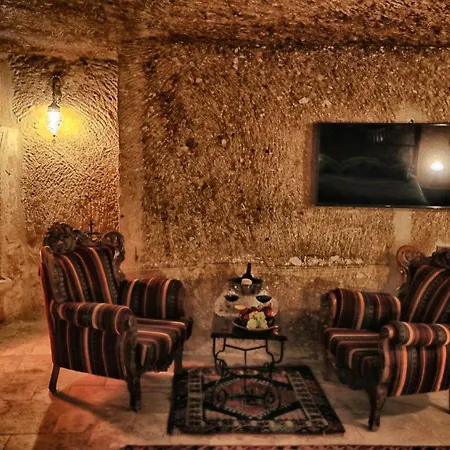 Traveller's Cave 3* גורמה