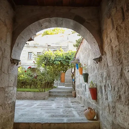 Hotel Traveller's Cave