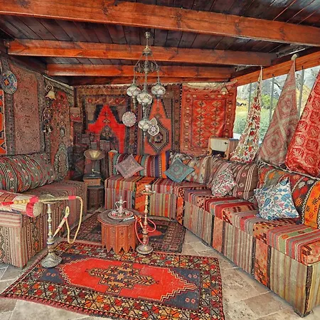 Traveller's Cave Hotell