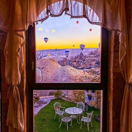 Traveller's Cave Hotell 3*