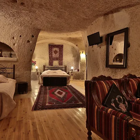 Hotel Traveller's Cave 3*