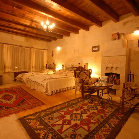 Traveller's Cave Hotel 3*