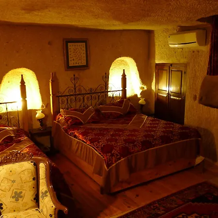 Hotel Traveller's Cave 3*