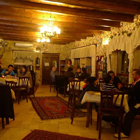 トラベラーズ ケーブ ホテル 3*