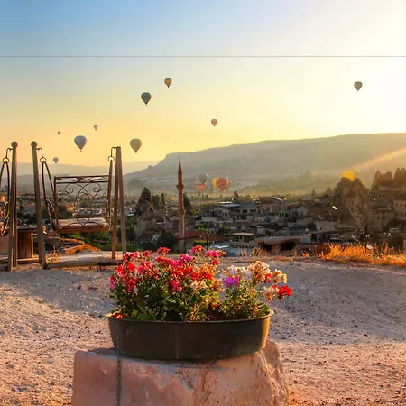 トラベラーズ ケーブ ホテル ギョレメ