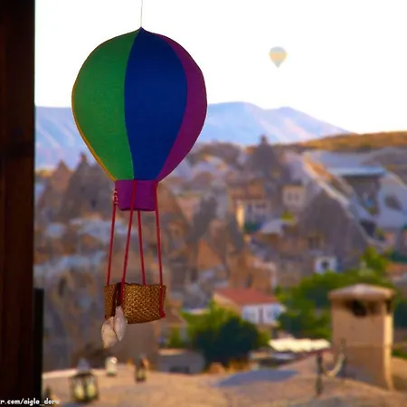 Hotel Traveller's Cave 3*