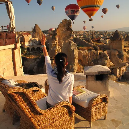 Hotel Traveller's Cave