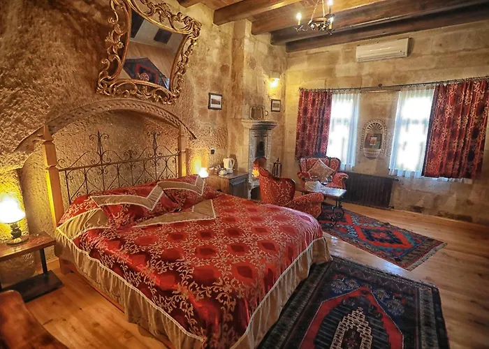 Traveller's Cave Hotel 3*