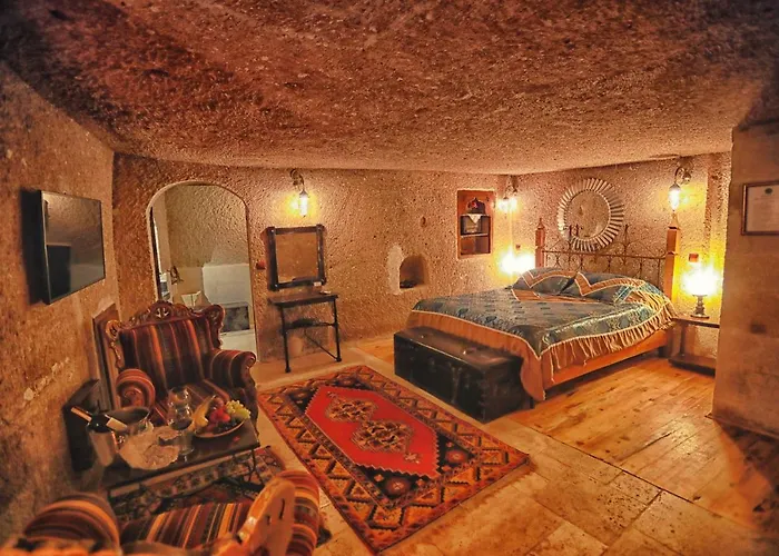 Traveller's Cave Hotel 3*