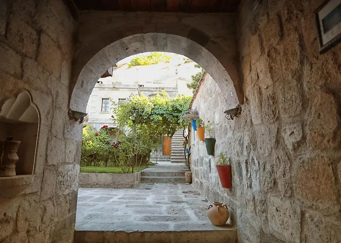 Hotel Traveller's Cave