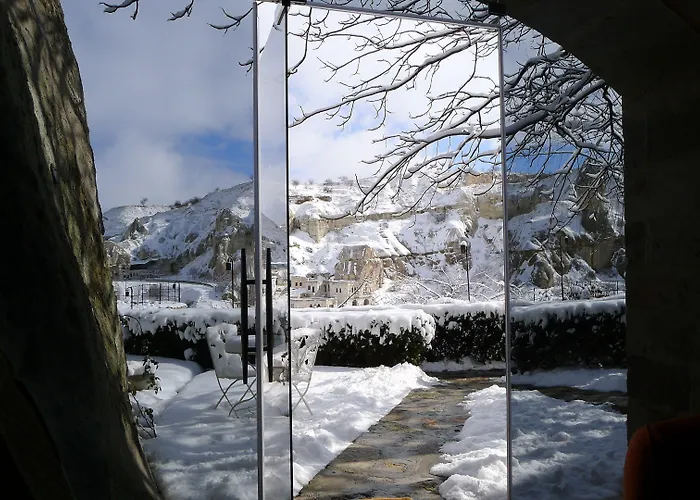 Hotel Traveller's Cave