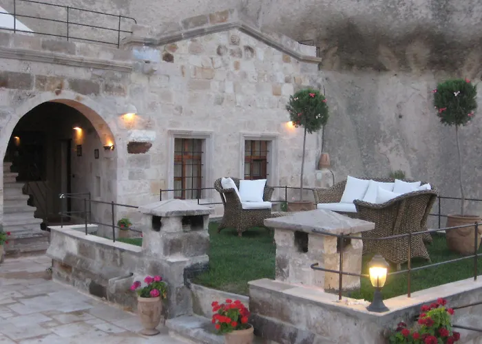 Traveller's Cave Hotel