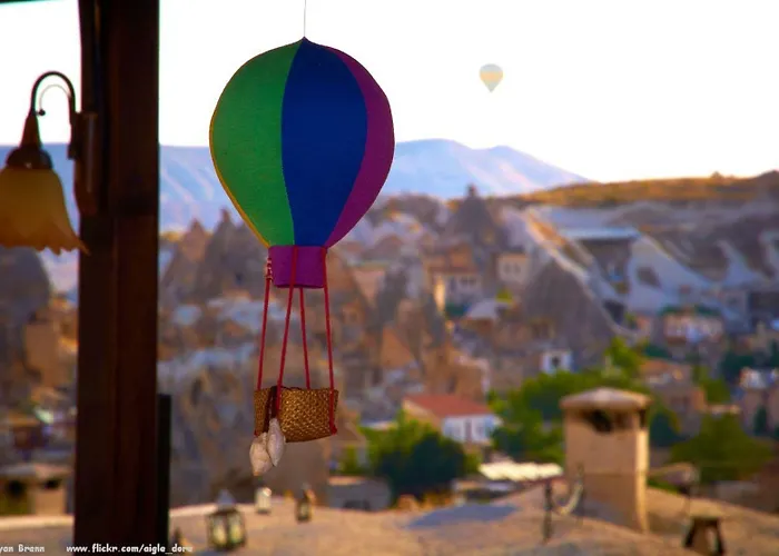 Hotel Traveller's Cave 3*